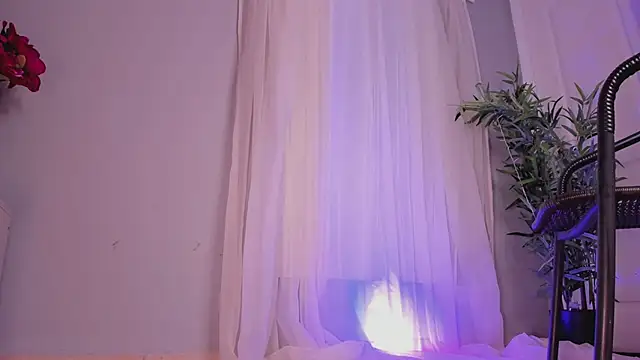 Snapshot of Lia_Sweett_ chatting on 03-19-25, 05:50 Lia Sweett online show from 03-19-25, 05:50
