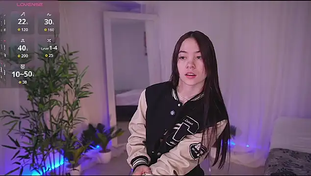 Lia Sweett  online show from 07-12-26, 04:19