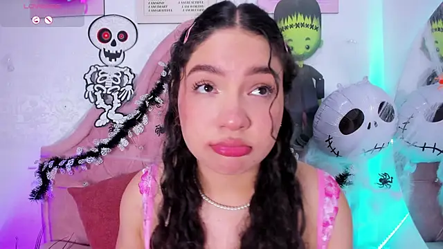 amandalee01 online show from 10-12-25, 07:04