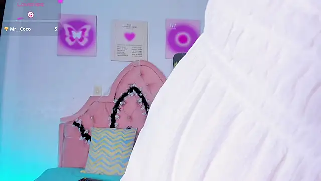 amandalee01 online show from 10-24-25, 07:13