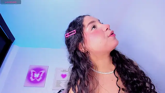 amandalee01 online show from 10-27-25, 06:42