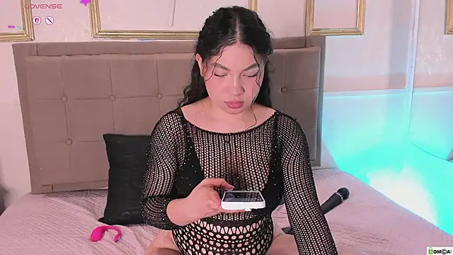 Snapshot of amandalee01 chatting on 04-20-26, 09:38 amandalee01 online show from 04-20-26, 09:38