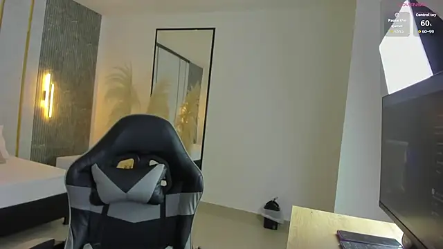 stephanya  online show from 09-10-25, 07:24