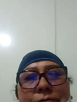 Darly Gomez online show from 02-15-25, 04:58