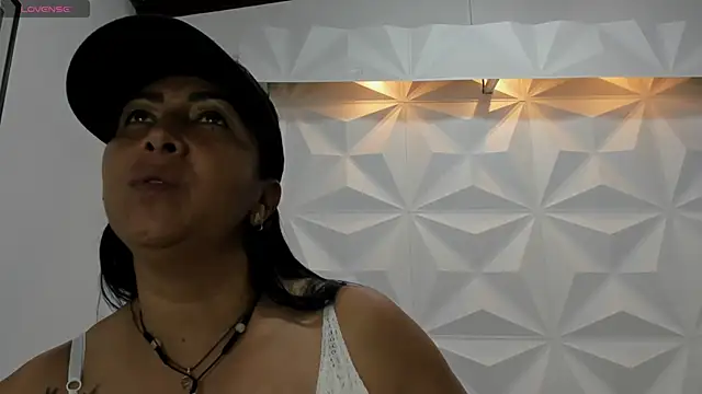 CHantal 33 online show from 01-22-25, 05:59
