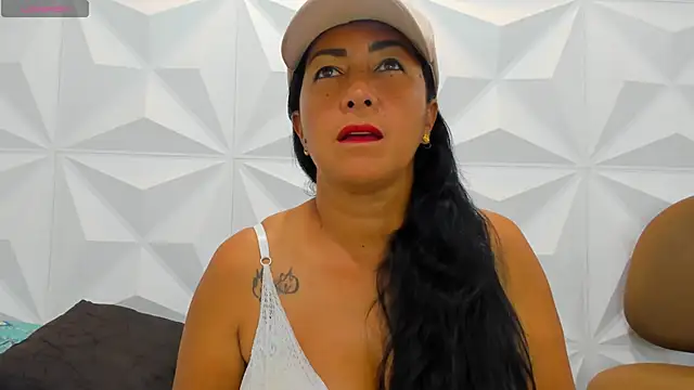 CHantal 33 online show from 01-02-25, 11:06