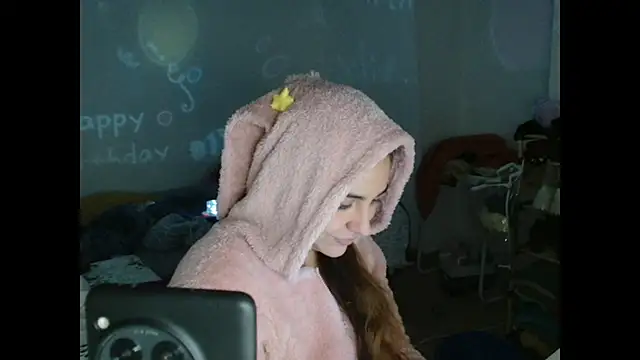 Ursumi1 online show from 11-13-25, 08:57