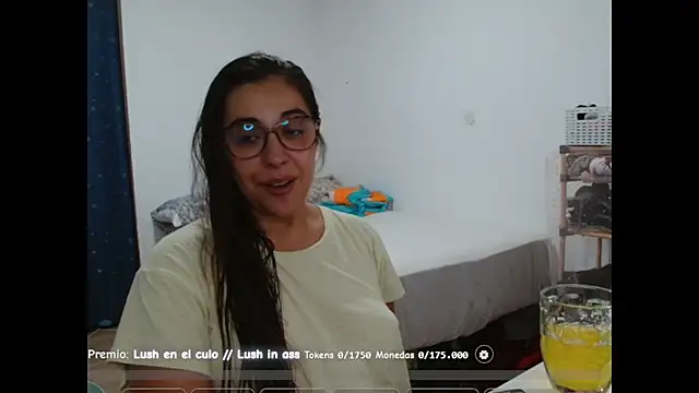 Ursumi1 online show from 09-18-25, 08:01