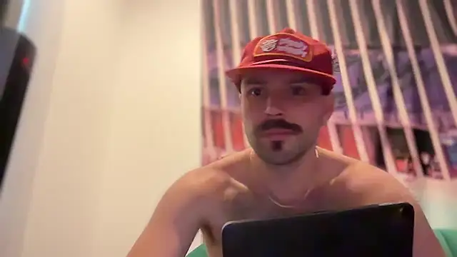 Snapshot of 69woodinson chatting on 02-13-25, 01:15 69woodinson online show from 02-13-25, 01:15