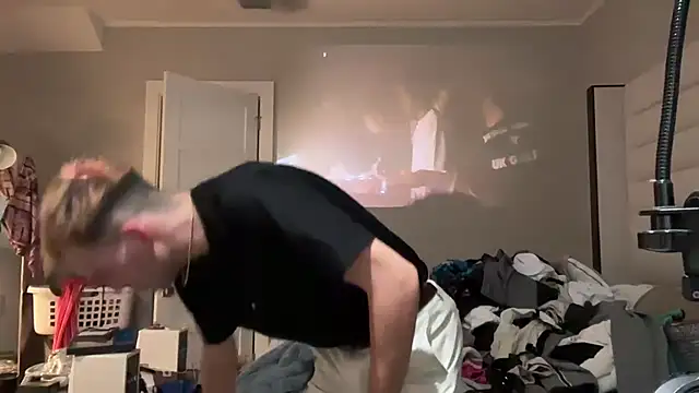 Snapshot of 69woodinson chatting on 01-06-26, 03:10 69woodinson online show from 01-06-26, 03:10