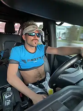 Snapshot of 69woodinson chatting on 10-08-25, 11:34 69woodinson online show from 10-08-25, 11:34