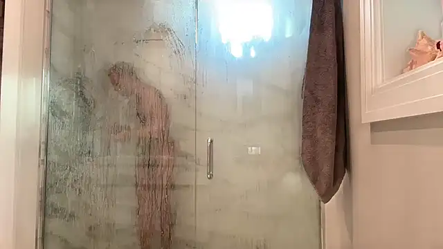 Snapshot of 69woodinson chatting on 10-13-25, 12:18 69woodinson online show from 10-13-25, 12:18