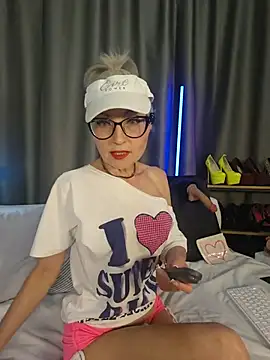 Snapshot of Milforja chatting on 05-20-26, 05:10 Milforja online show from 05-20-26, 05:10