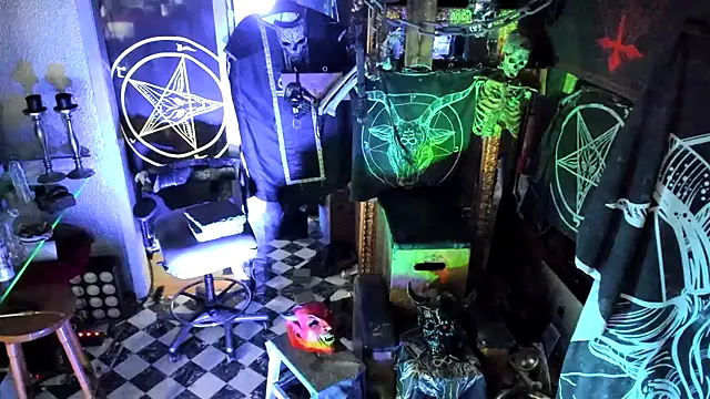 BULGEDEMON online show from 10-31-25, 08:33