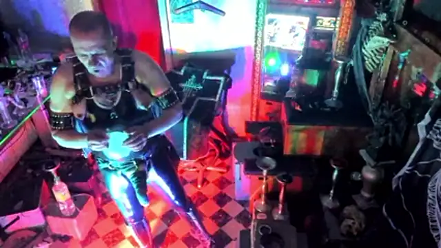 Snapshot of BULGEDEMON chatting on 01-18-26, 07:50 BULGEDEMON online show from 01-18-26, 07:50