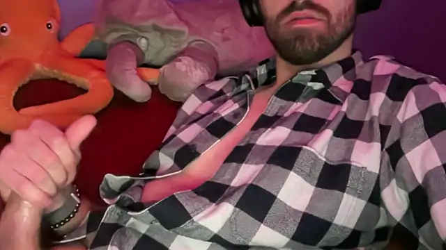 Snapshot of cottonmouth933 chatting on 02-16-26, 07:34 cottonmouth933 online show from 02-16-26, 07:34