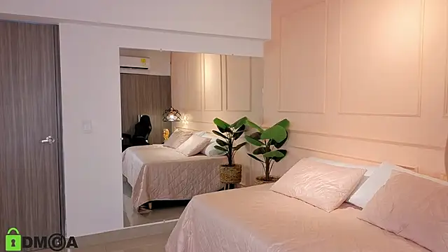 SHARONN     online show from 09-22-25, 04:07