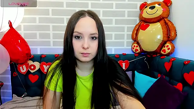 Snapshot of BeatriceReeves chatting on 02-16-26, 01:04 BeatriceReeves online show from 02-16-26, 01:04