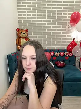 Snapshot of BeatriceReeves chatting on 02-12-26, 01:05 BeatriceReeves online show from 02-12-26, 01:05