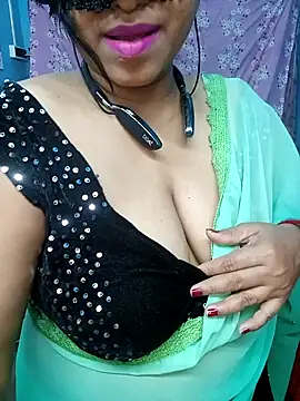 Snapshot of Sexy_Mona_Bhabhi chatting on 01-16-25, 06:37 Sexy Mona Bhabhi online show from 01-16-25, 06:37