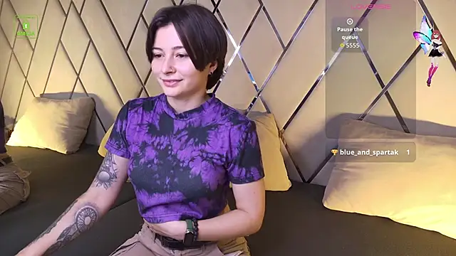 Ishtar Divine online show from 10-15-25, 04:22