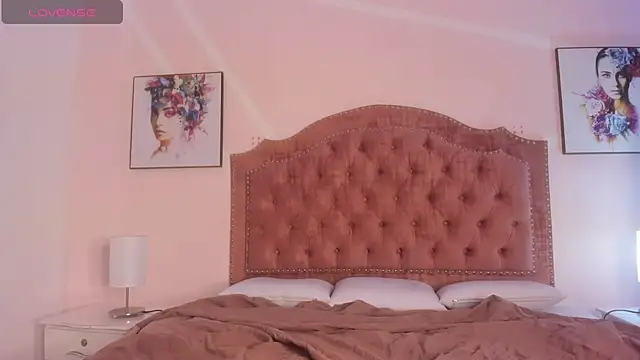 aggy castel online show from 09-10-25, 01:54