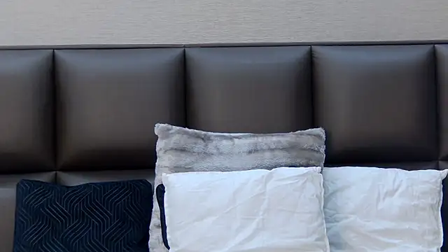 Snapshot of FoxyJoy chatting on 06-17-26, 12:37 FoxyJoy online show from 06-17-26, 12:37