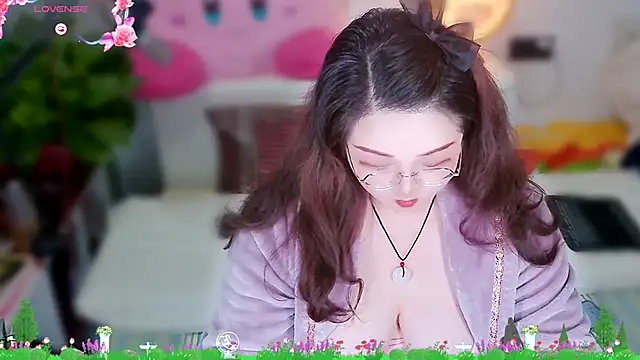 Weiwei5200 online show from 12-21-25, 10:28