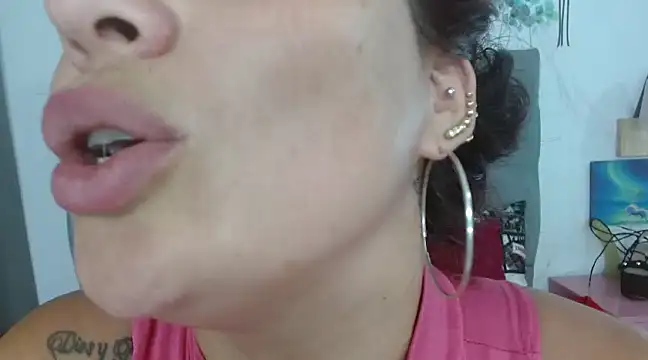 Chanel Foxx  online show from 03-07-25, 01:31