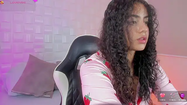 yaya23x online show from 10-28-25, 02:49