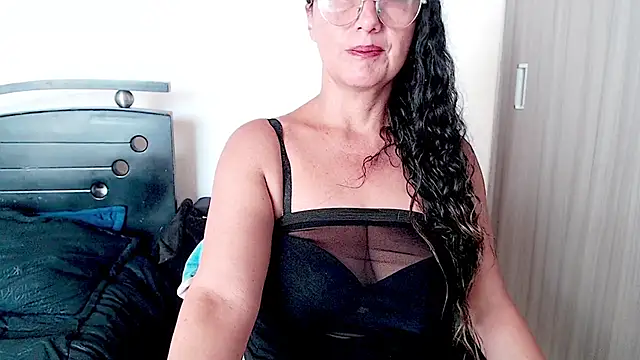 naugthyshanoon online show from 12-19-25, 09:39