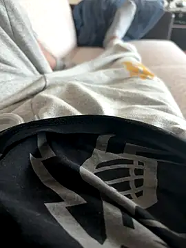 Snapshot of denizli18 chatting on 11-09-25, 12:42 denizli18 online show from 11-09-25, 12:42