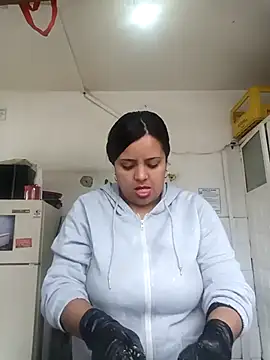 Snapshot of tuty_Tap chatting on 12-04-25, 02:49 tuty Tap online show from 12-04-25, 02:49