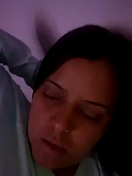 Snapshot of tuty_Tap chatting on 10-15-25, 04:44 tuty Tap online show from 10-15-25, 04:44