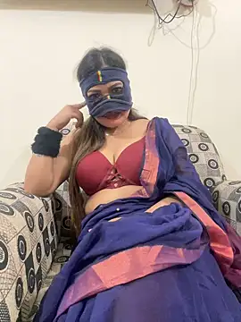 Snapshot of HoneyBearCpl chatting on 03-01-25, 07:48 HoneyBearCpl online show from 03-01-25, 07:48