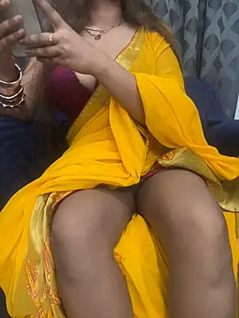 Snapshot of HoneyBearCpl chatting on 10-01-25, 04:22 HoneyBearCpl online show from 10-01-25, 04:22