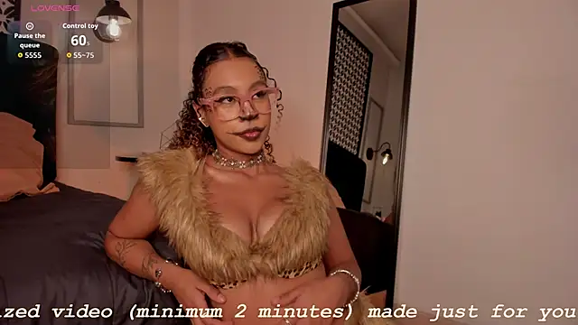 Snapshot of sade_jackson1 chatting on 10-28-25, 04:57 sade jackson1 online show from 10-28-25, 04:57