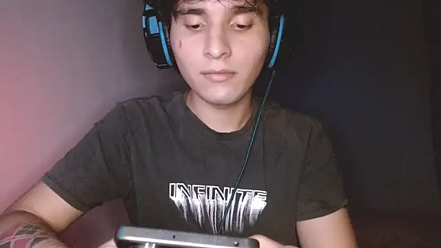 Charley quin online show from 10-23-25, 03:38