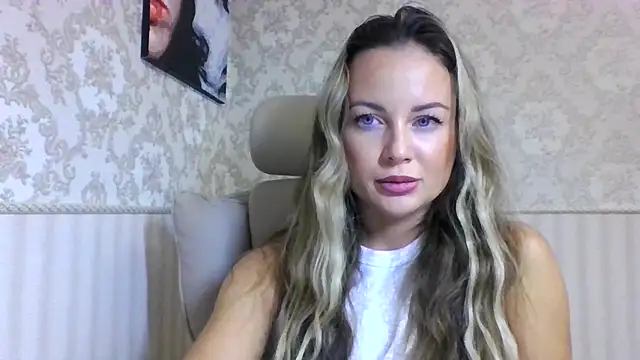 Snapshot of jennifer838 chatting on 10-31-25, 06:15 jennifer838 online show from 10-31-25, 06:15