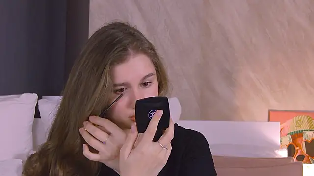 EllieHayes online show from 03-11-26, 09:09