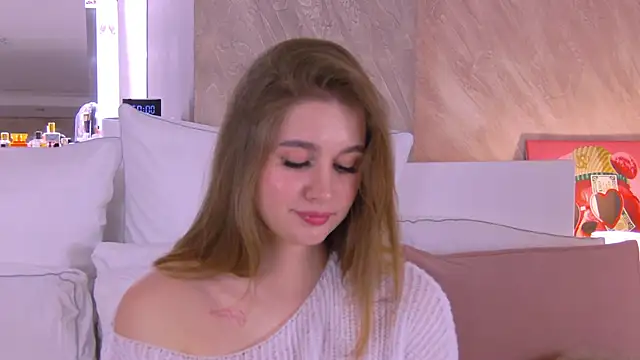 Snapshot of EllieHayes chatting on 03-13-25, 09:05 EllieHayes online show from 03-13-25, 09:05