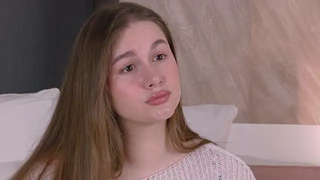 EllieHayes online show from 04-10-26, 10:17