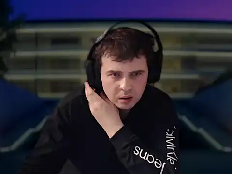 CuteMan33 online show from 12-16-25, 11:31