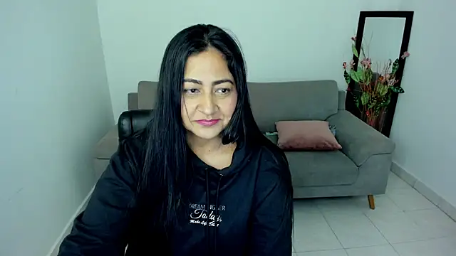 Adele Sweett online show from 12-19-25, 10:17