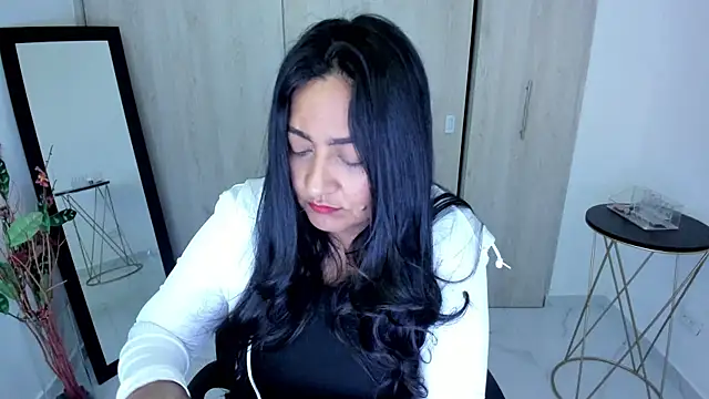 Adele Sweett online show from 05-26-26, 10:46