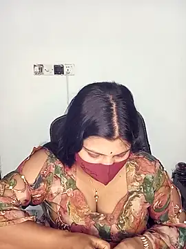 Hot-Angel  online show from 11-26-25, 12:43