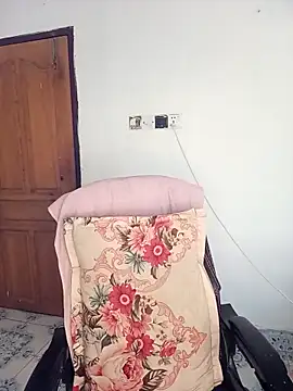 Hot-Angel  online show from 11-17-25, 01:53