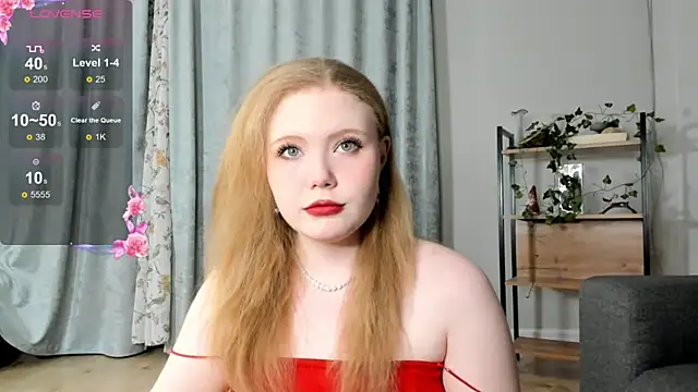 Snapshot of CateDale chatting on 02-06-25, 04:03 CateDale online show from 02-06-25, 04:03