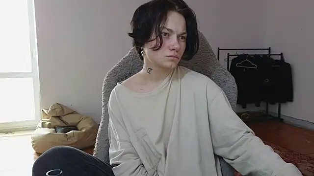 esajukyy online show from 07-18-26, 10:02