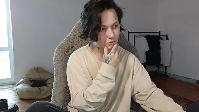 esajukyy online show from 07-08-26, 01:01
